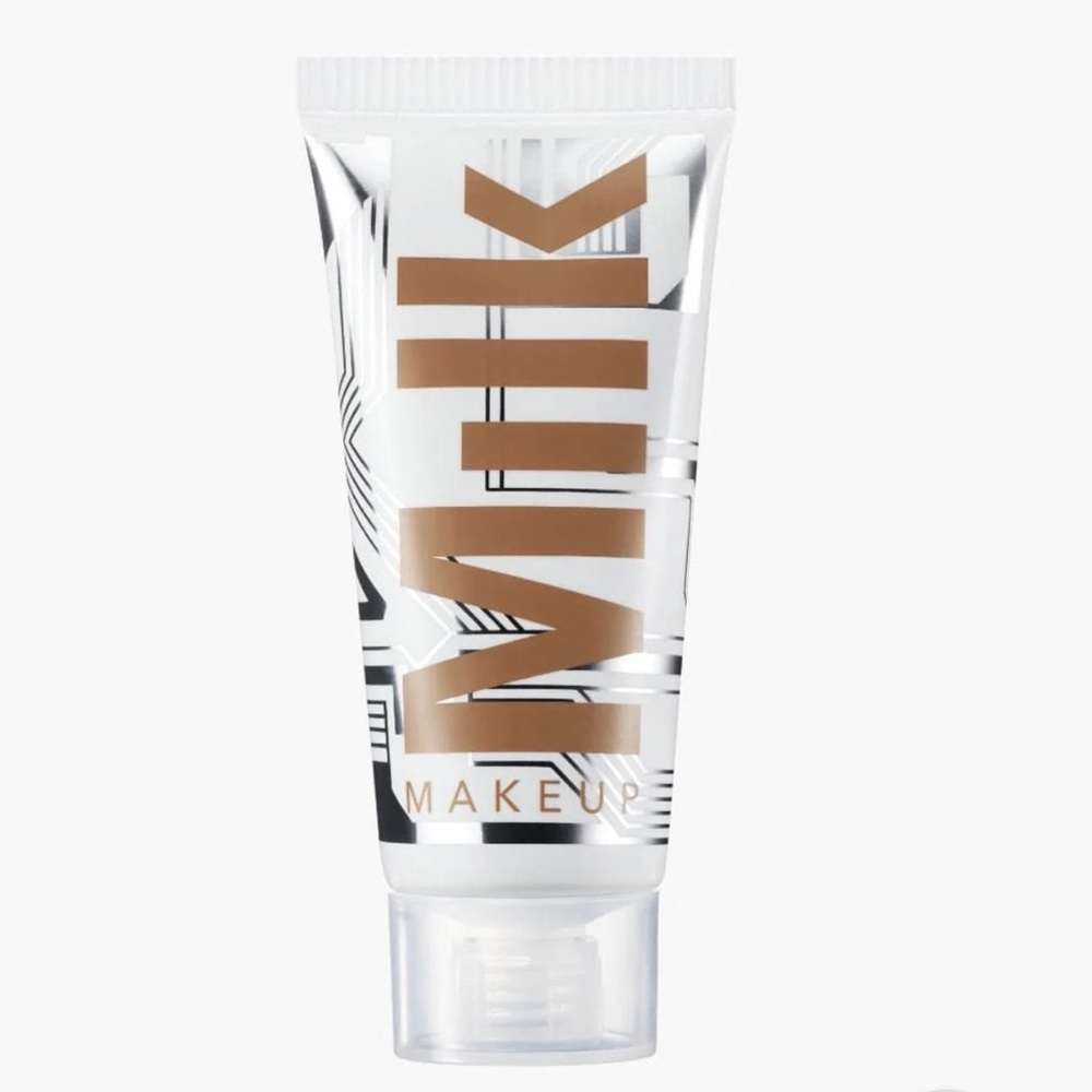 Milk Makeup Bionic Liquid Bronzer
hydrating liquid bronzer with collagen
